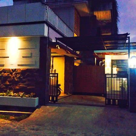 Pondok Sutya Kuta  Bagian luar foto